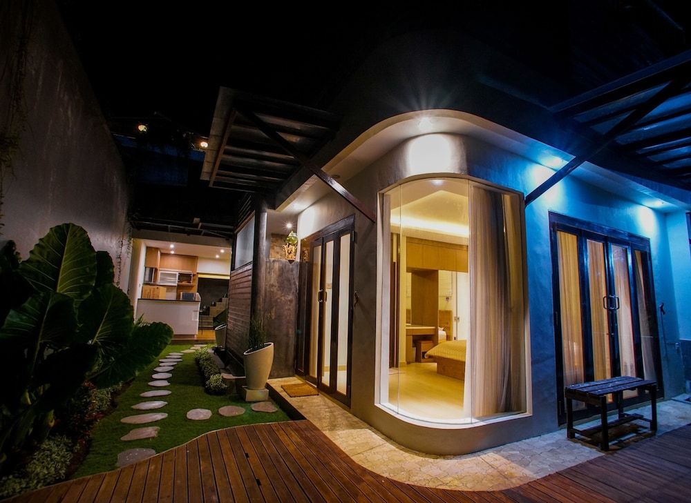 The Ocean Views Luxury Villas & Apartment 2