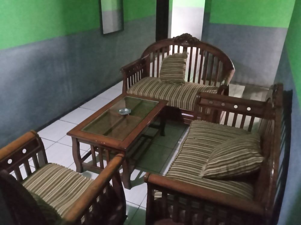 Penginapan 99 2