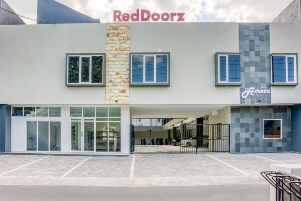 RedDoorz @ Plemburan Jakal 2 1
