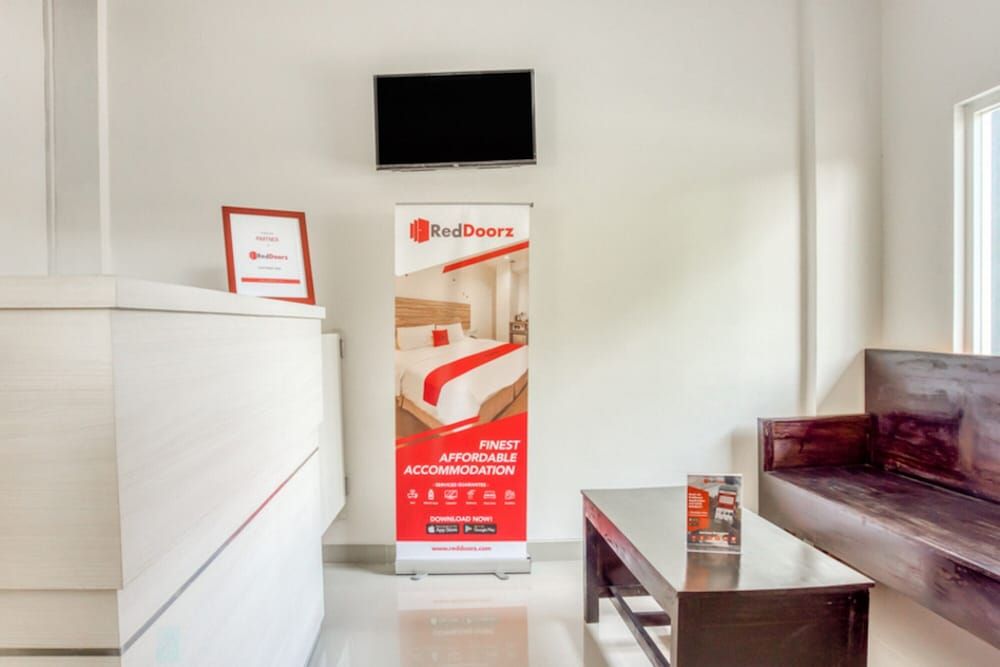 RedDoorz @ Plemburan Jakal 2 2