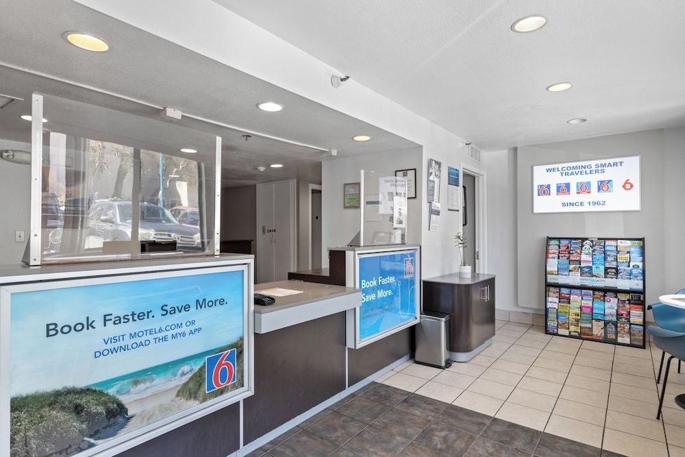 Motel 6 Oceanside, CA 3