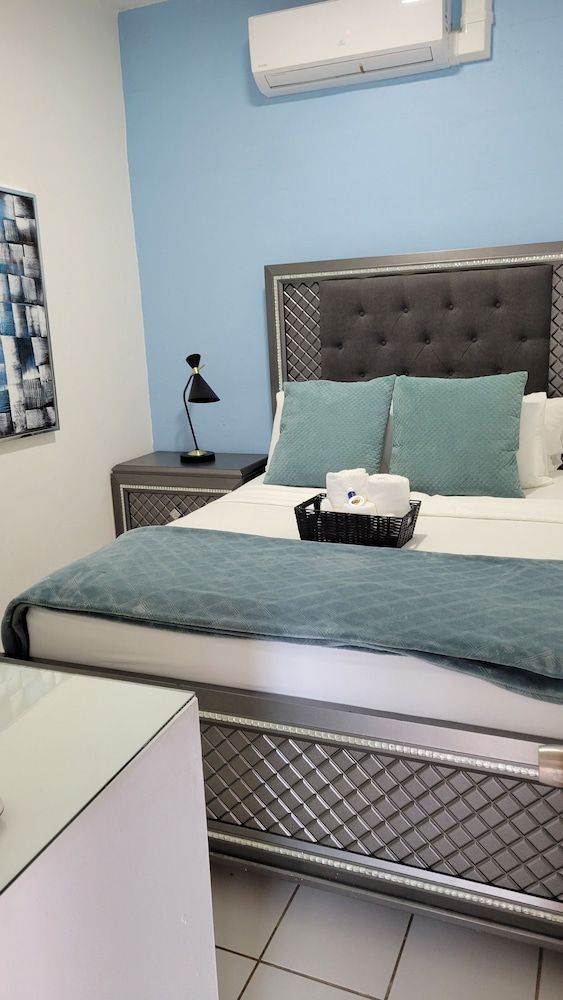 Luichy's Seaside Hotel 3