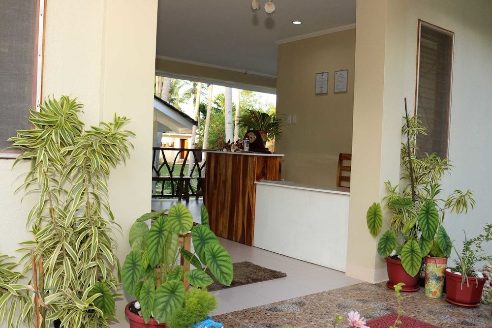 D's Ocean View Beach Resort 3