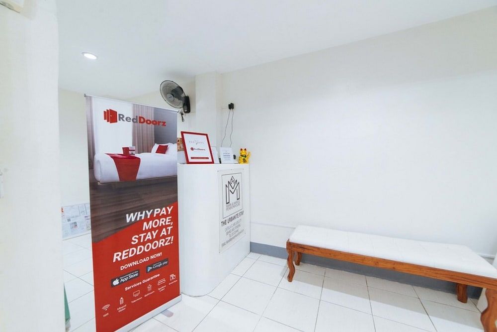 RedDoorz @ Plaza Jaro Iloilo 3