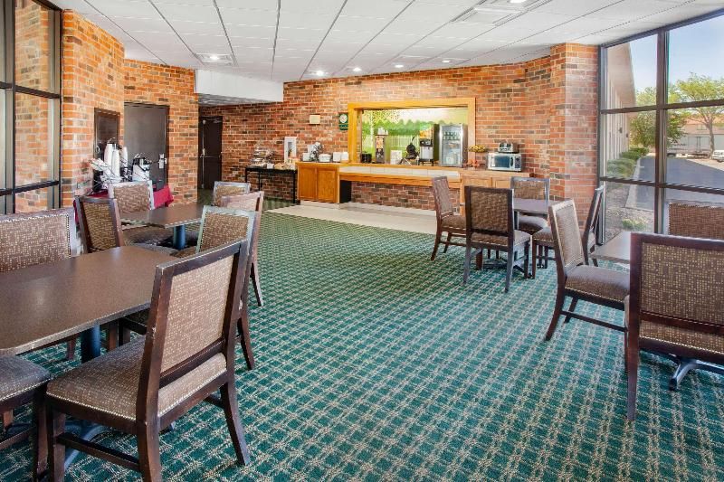 Rodeway Inn Bloomington near I-55 and University 3