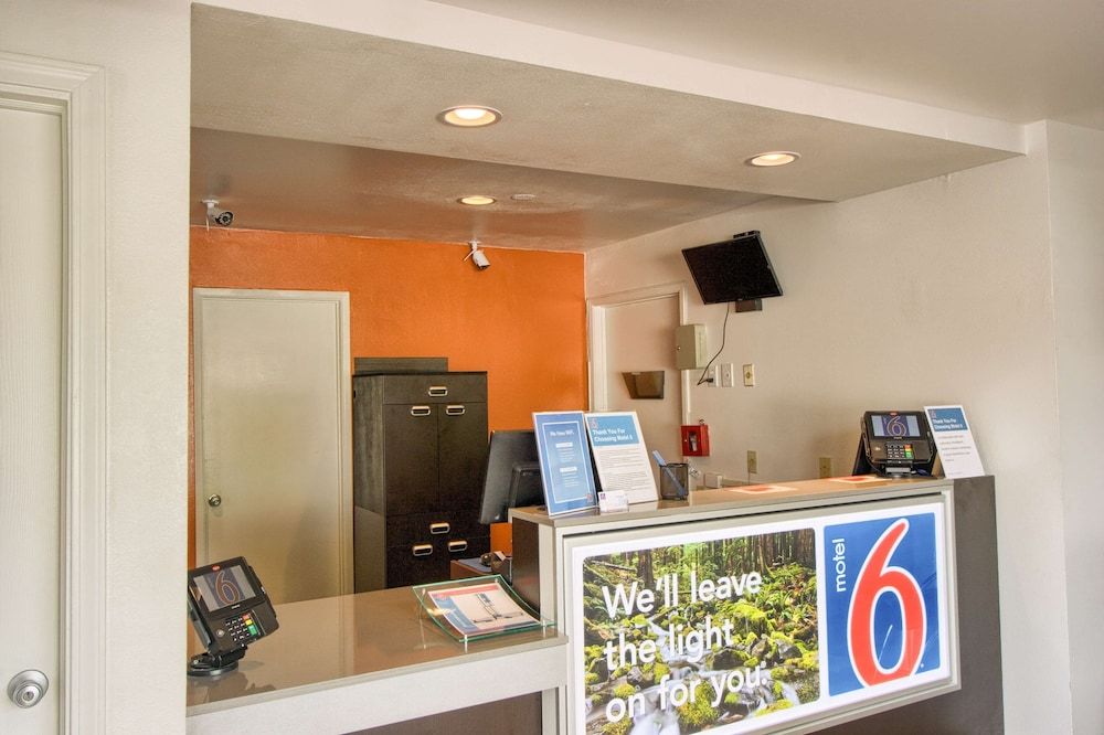 Motel 6 Everett, WA - North 3