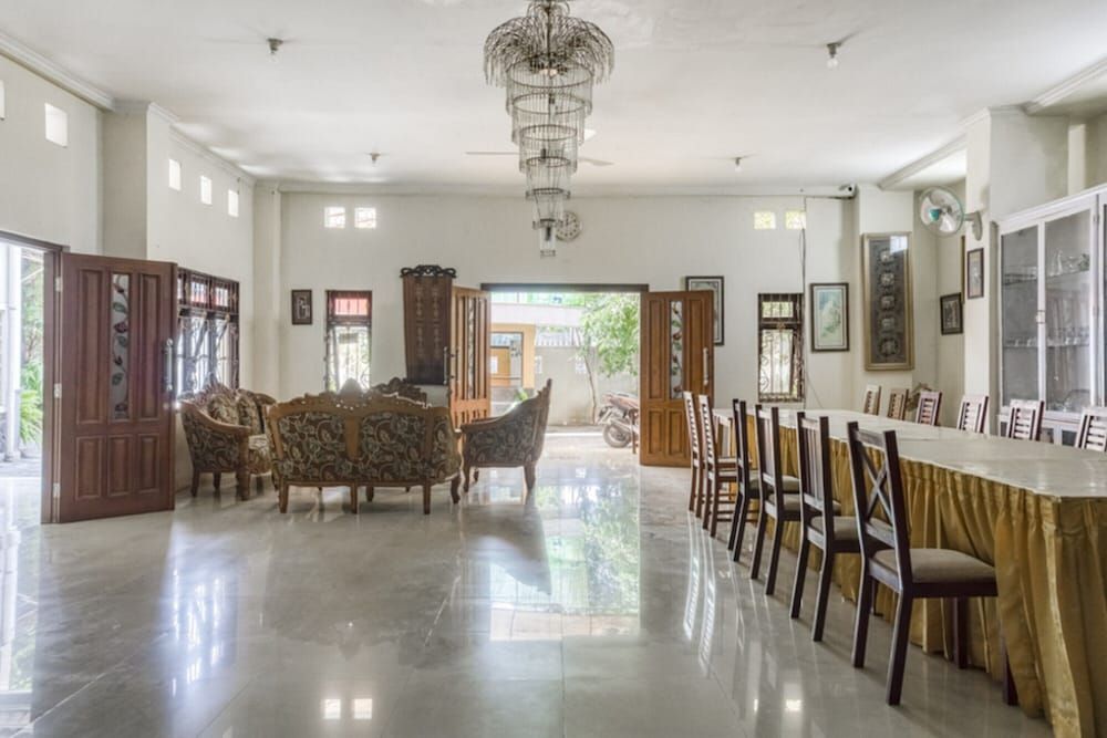 RedDoorz Syariah @ Raya Tajem Maguwo 2