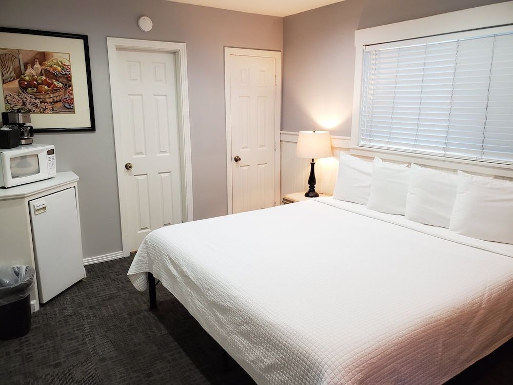 Coronado Island Inn 3
