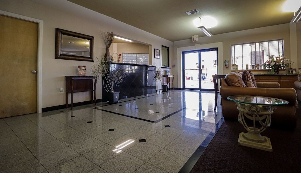 University Inn & Suites San Antonio 3