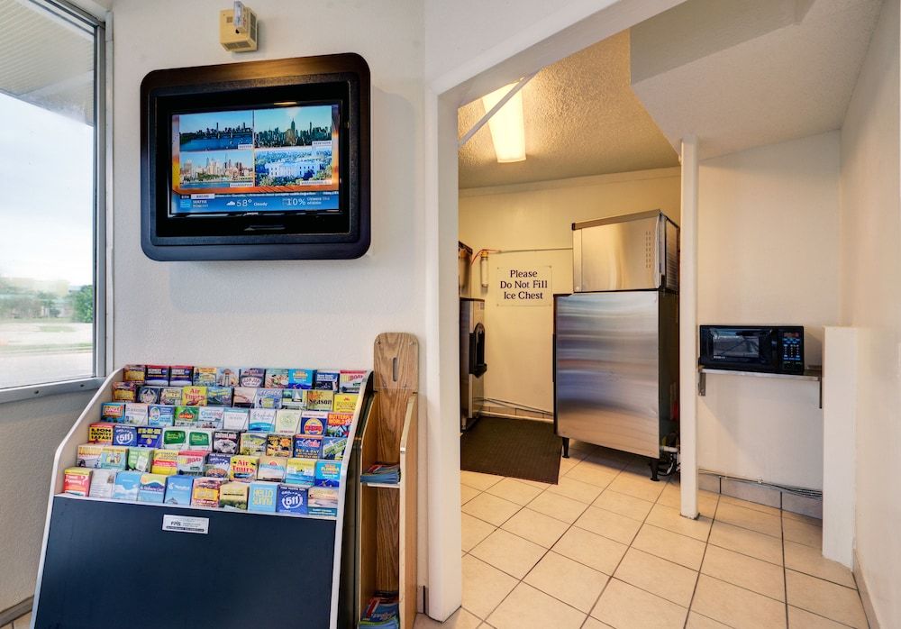 Motel 6 Cocoa Beach, FL 2