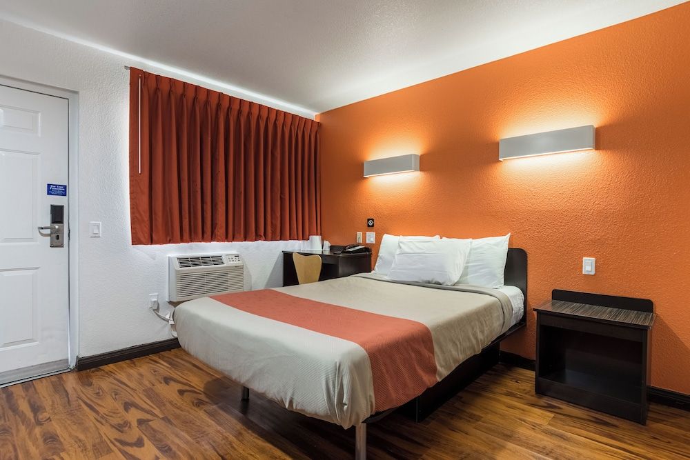 Motel 6 Riverside, CA - UCR East 2