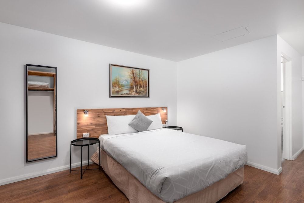 Econo Lodge Lilydale 3