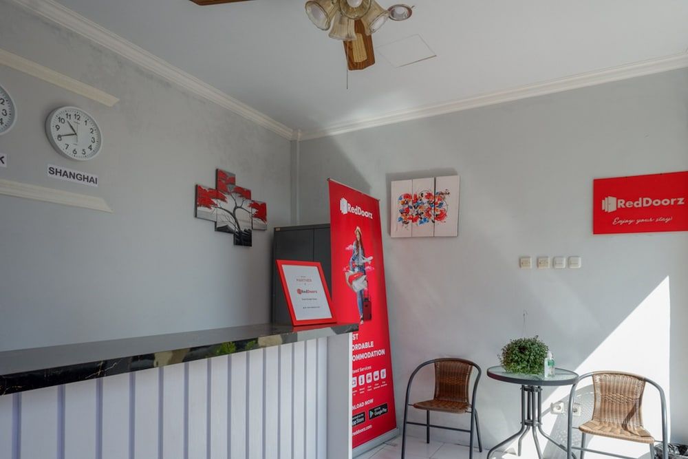 RedDoorz near Padang Golf Adisucipto 2
