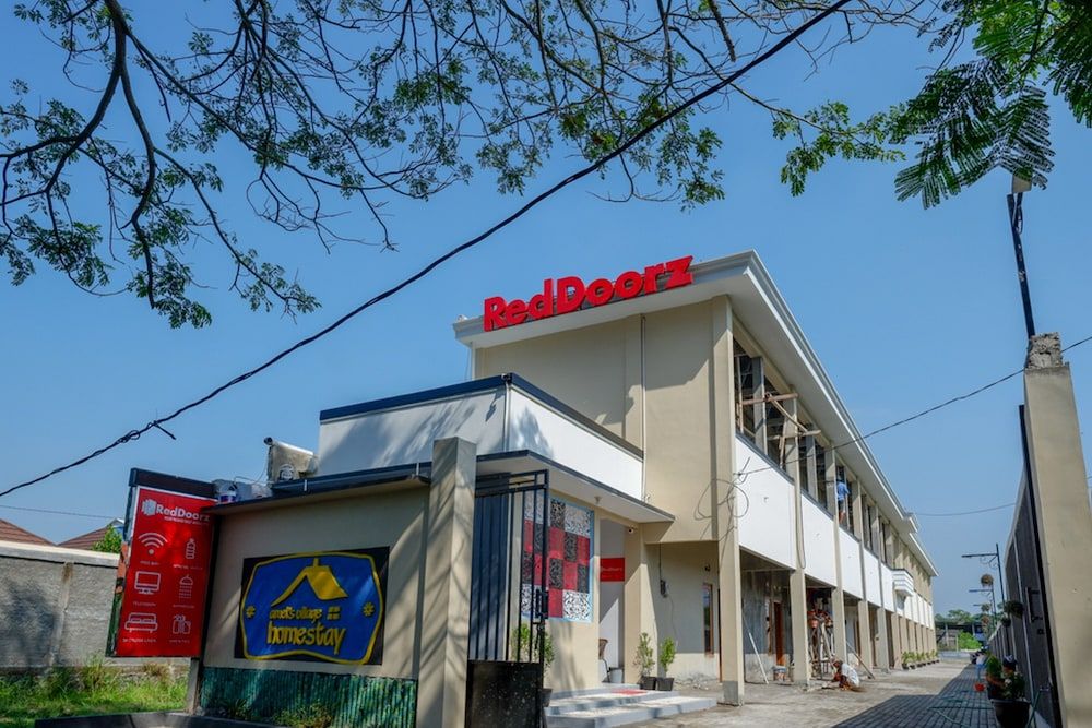 RedDoorz near Padang Golf Adisucipto 2 étoiles à Sleman