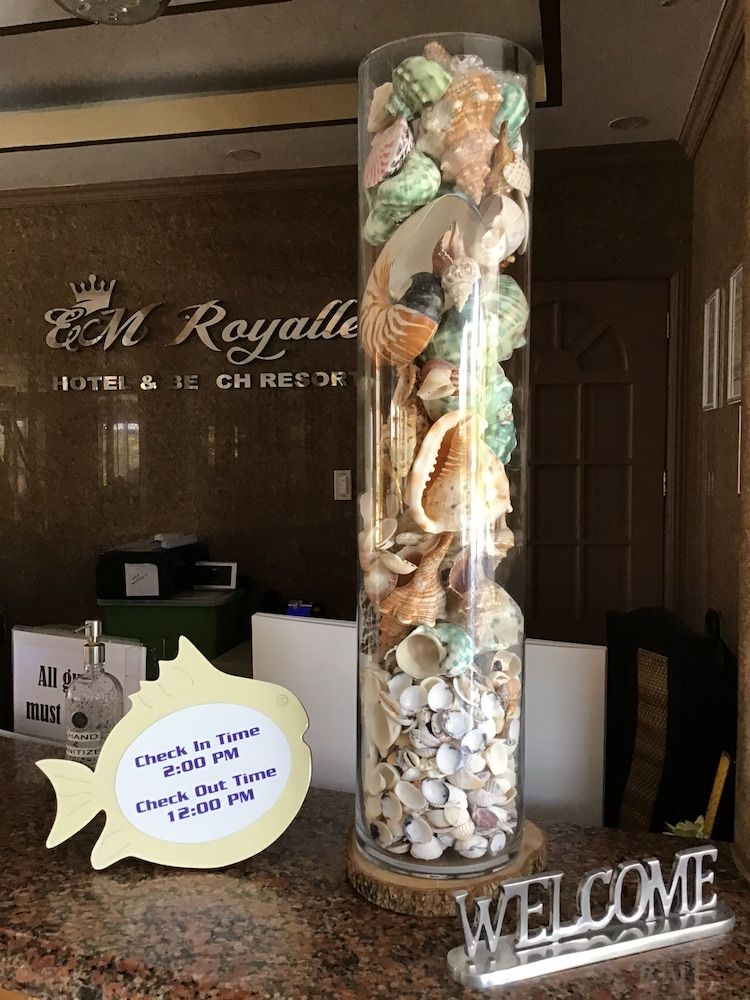 EM Royalle Hotel & Beach Resort 3