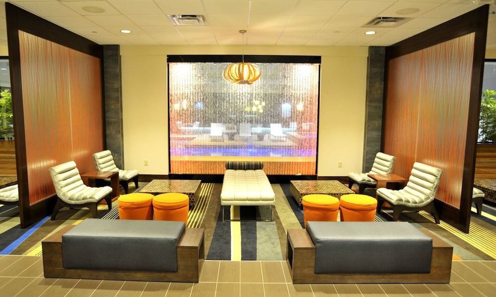 Holiday Inn Hotel & Suites Charleston West by IHG 2