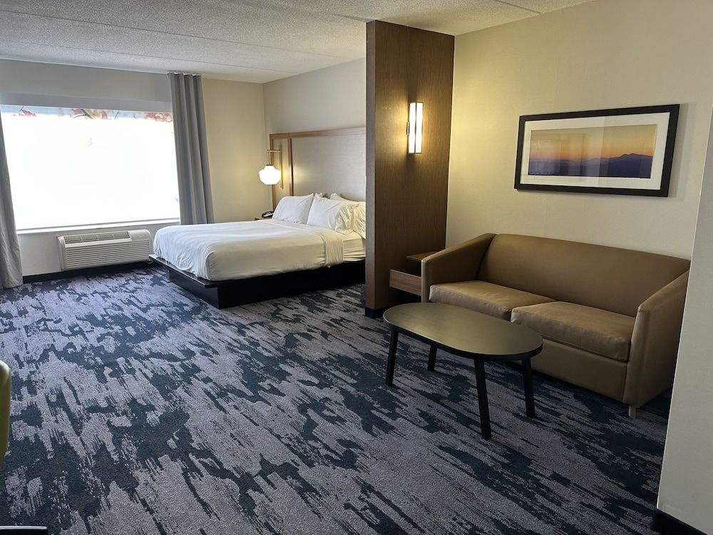 Newmarket Hotel & Suites 3