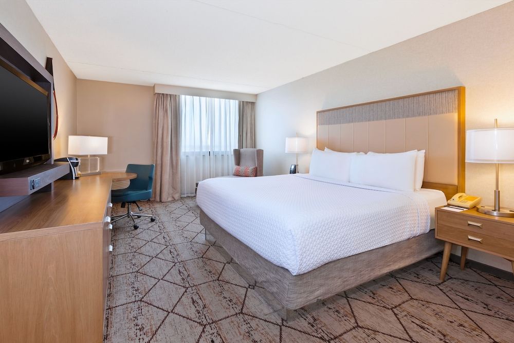 Crowne Plaza Columbus North- Worthington by IHG 3