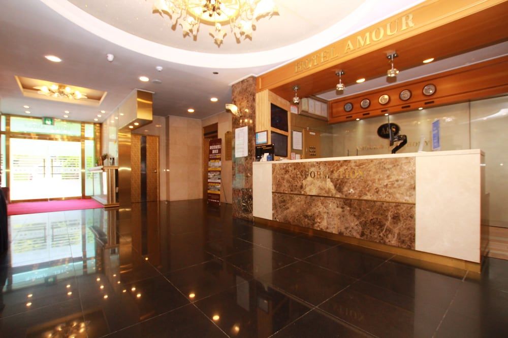 Amour Hotel 2