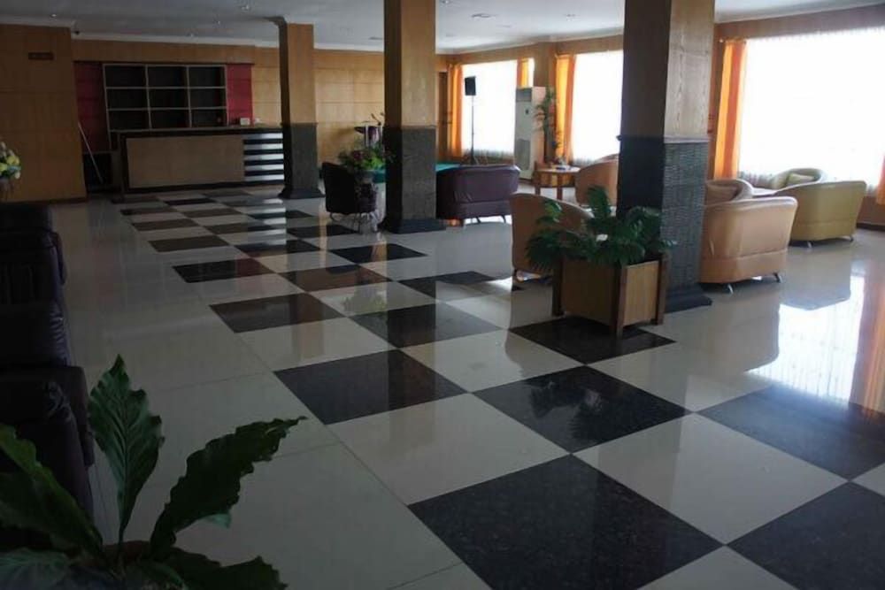 Sylvia Hotel Maumere 2