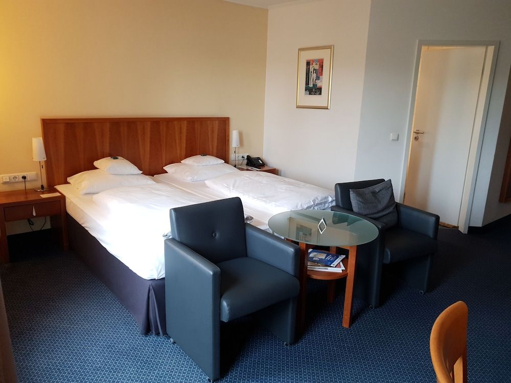 Seehotel Niedernberg - Das Dorf am See 3