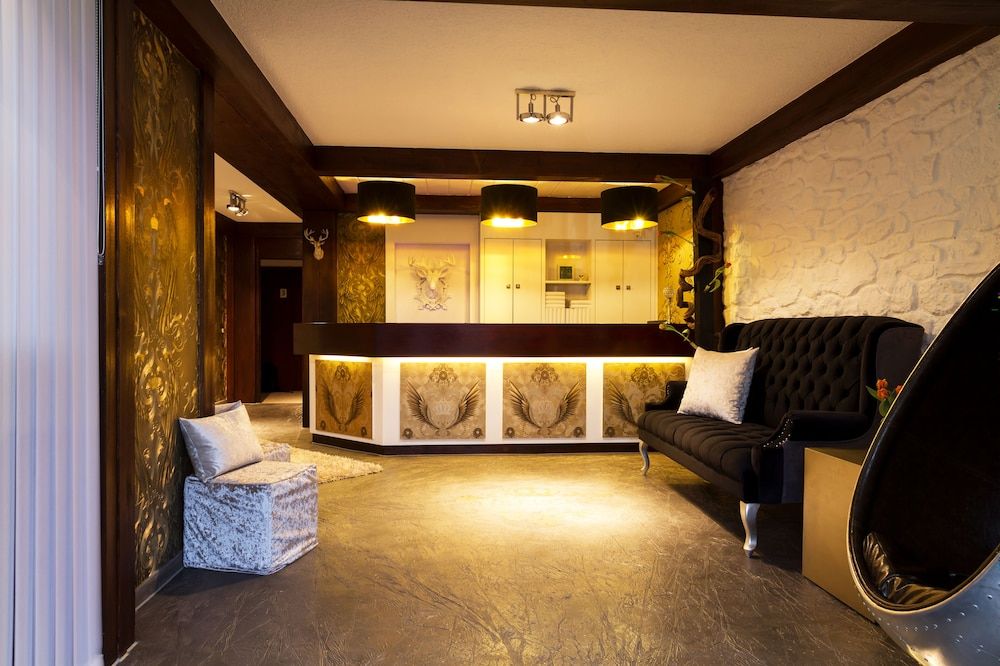 Hotel Hellers Twenty Four 1 2