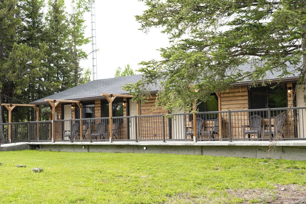 Schott’s Lake Conference & Resort