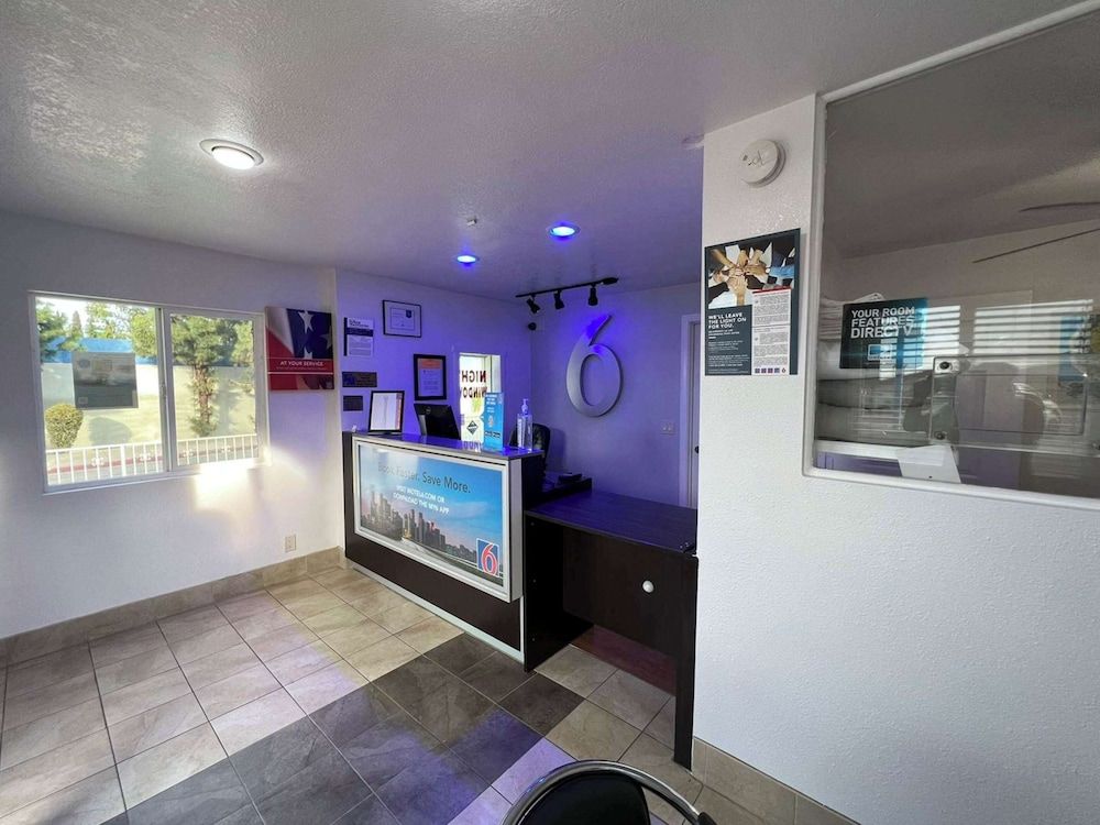 Motel 6 Orange, CA - Anaheim 3