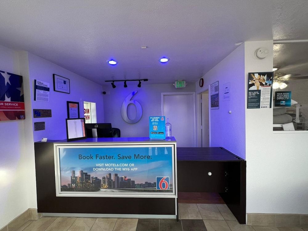 Motel 6 Orange, CA - Anaheim 2