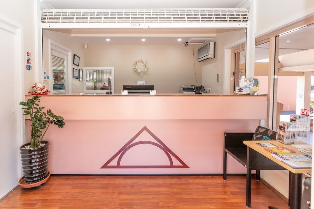 Engadine Motor Inn 2