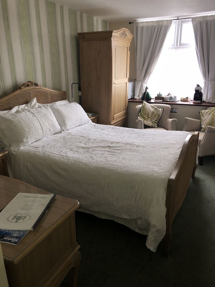 The Firs Guesthouse 3