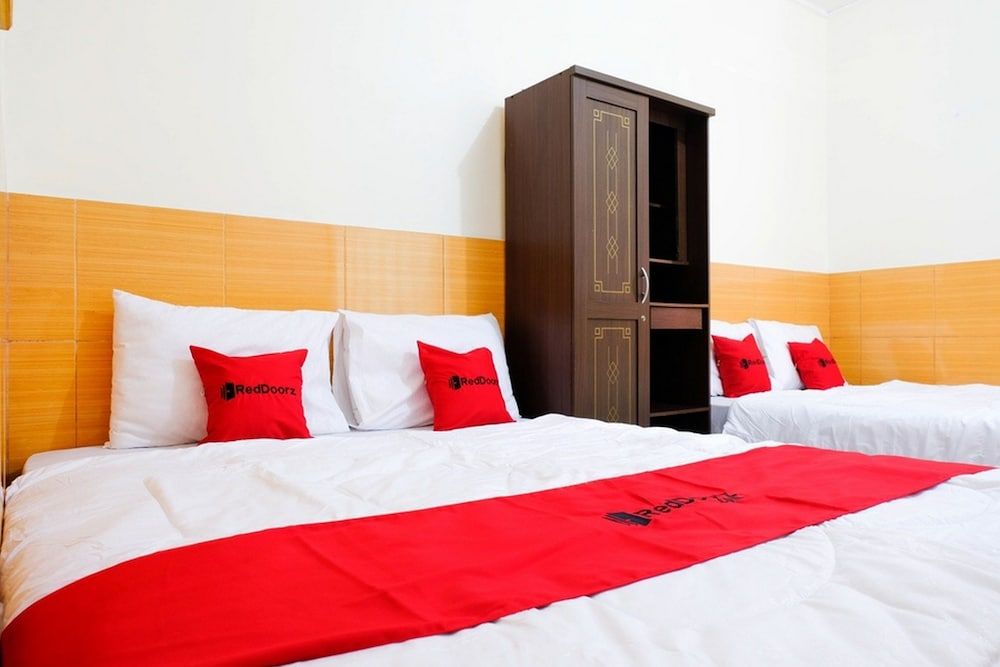 RedDoorz near STAB Syailendra Kopeng 2