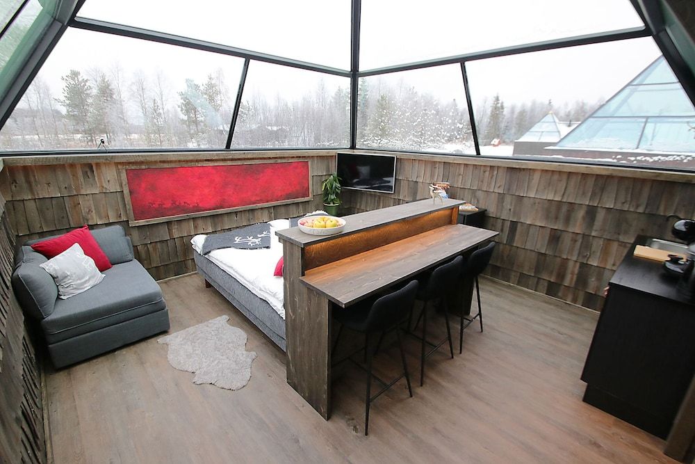 Aurora Pyramid Glass Igloos 2