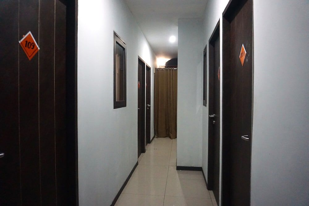 Capital O 3952 Hotel C 18 Cibaduyut 2