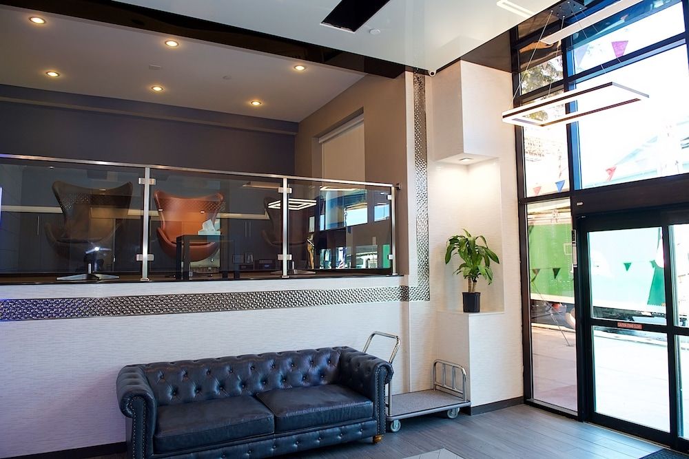 7 Days Hotel Bronx 2