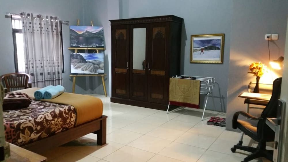 The Carstensz Homestay 1