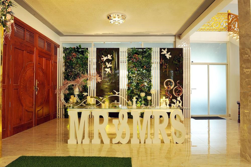 Tam Chau Luxury Hotel 2