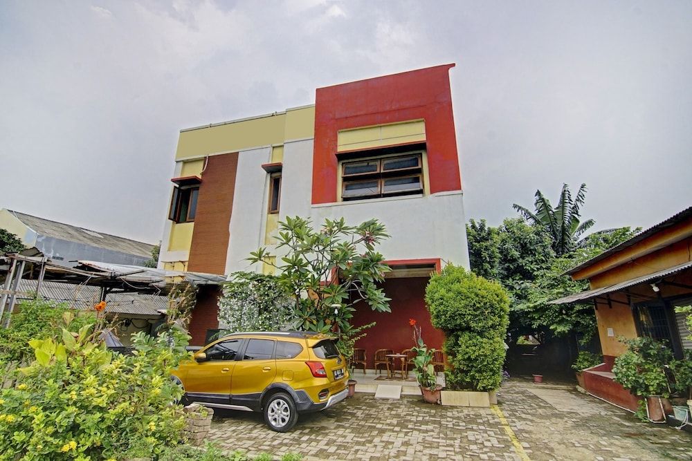 OYO 90268 Aliyah Syariah 2 estrelas em Tangerang