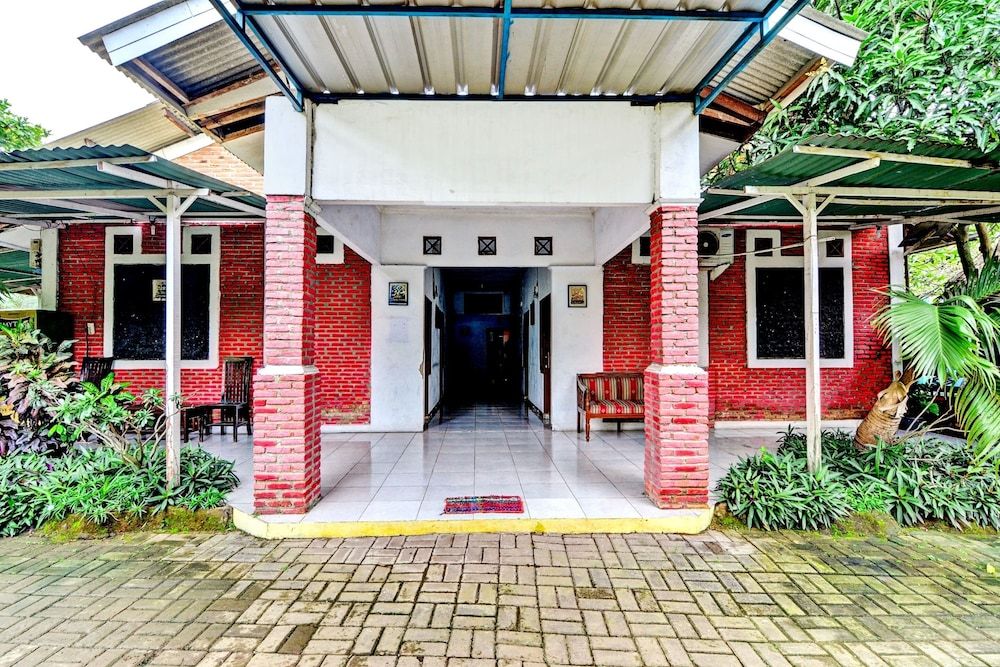 OYO 90222 Lafa Park Syariah 2 estrellas en Bekasi