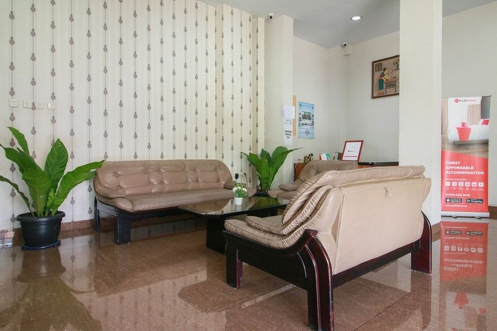 RedDoorz Syariah near Universitas Jenderal Soedirman 3