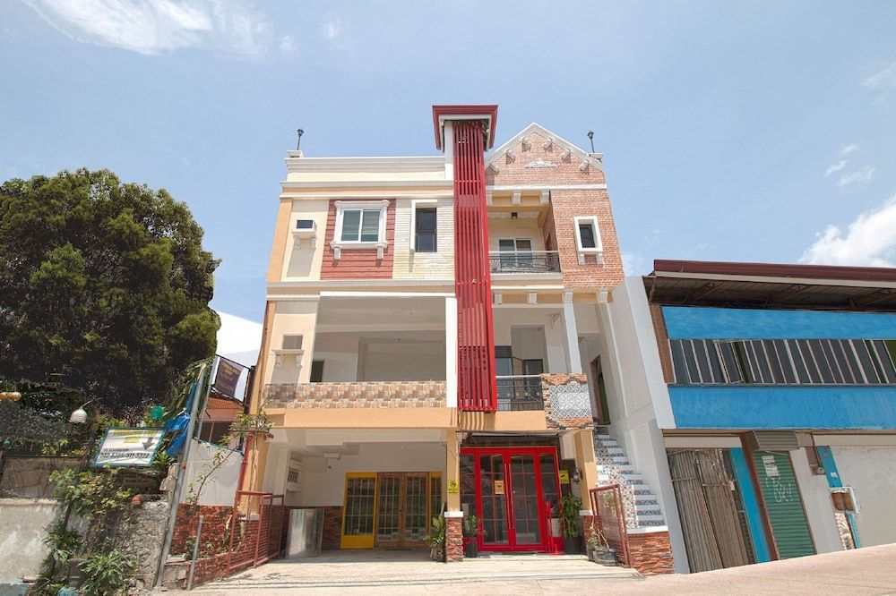 OYO 685 K Fortune Apartelle 1