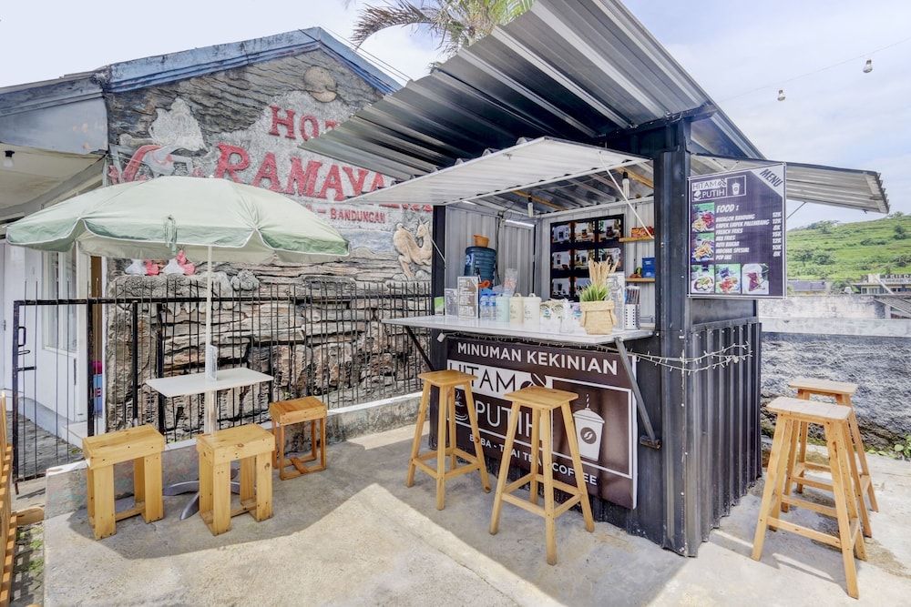 SPOT ON 90156 Hotel Ramayana 2