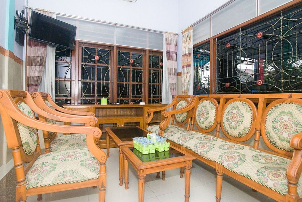 RedDoorz Syariah near Alun Alun Bojonegoro 3