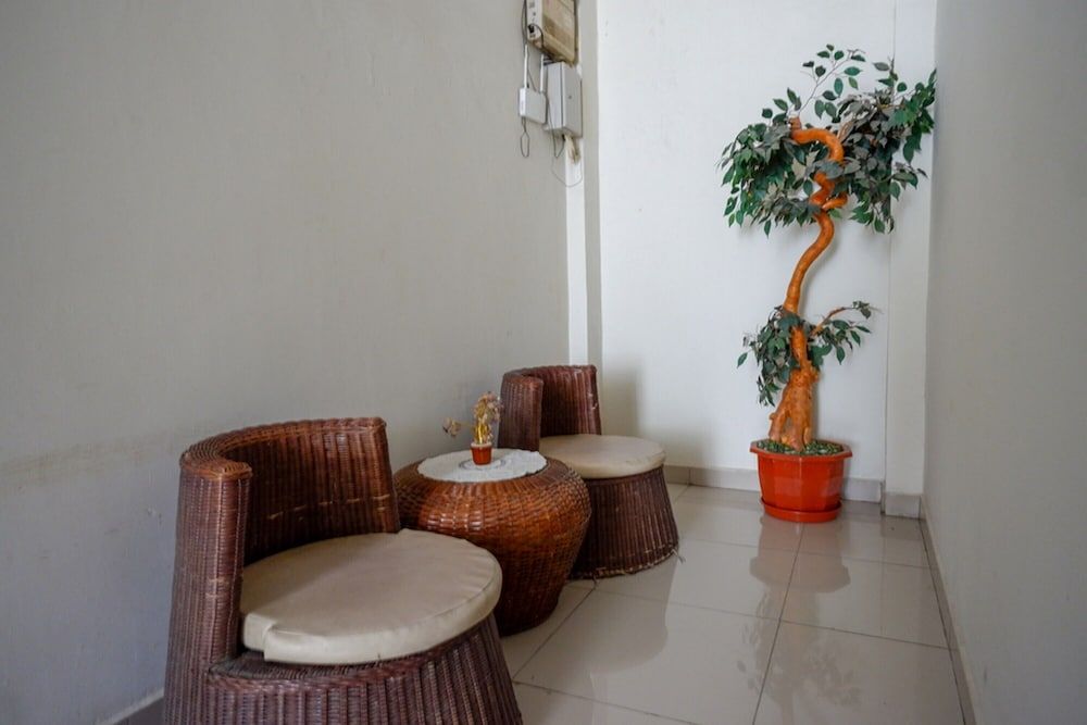 RedDoorz @ Hotel Bumi Palupy 3