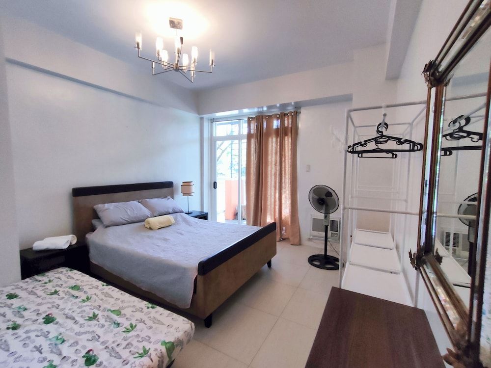 Dr Calayan's 2BR Condo at Pico De Loro 3