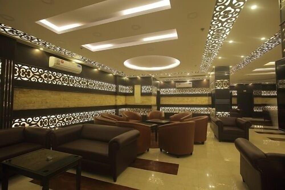 City Center Plaza Aparthotel 3