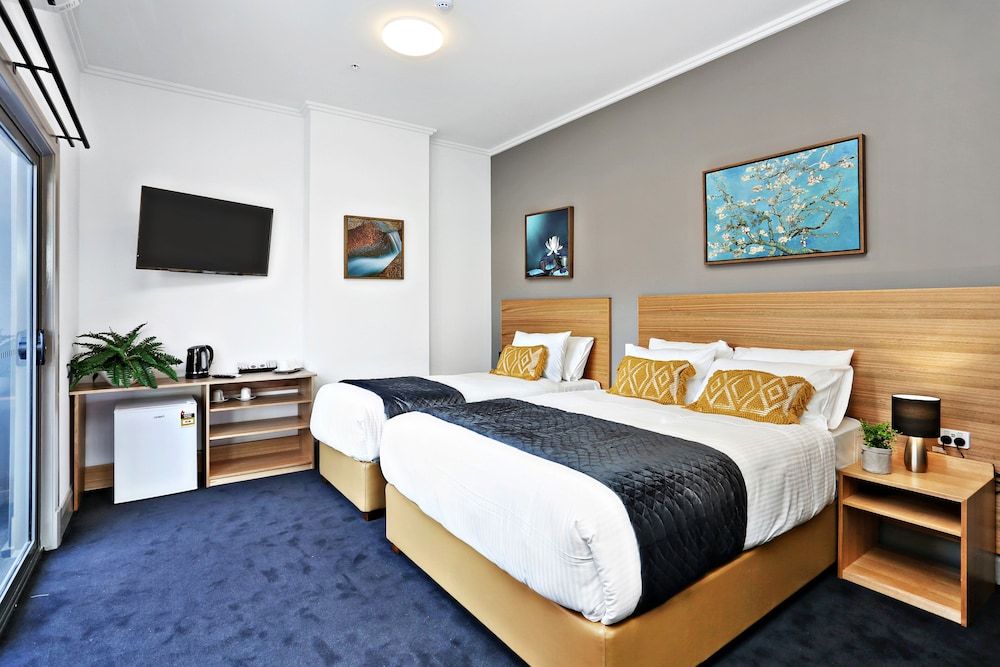 Meridian Hotel 1