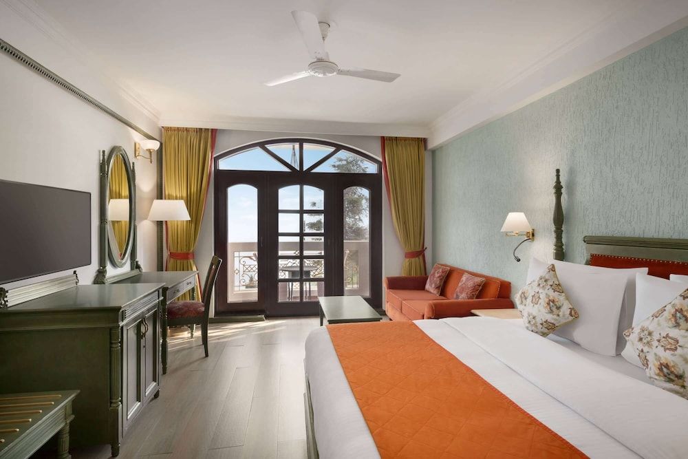 Ramada by Wyndham Mussoorie Mall Road 3