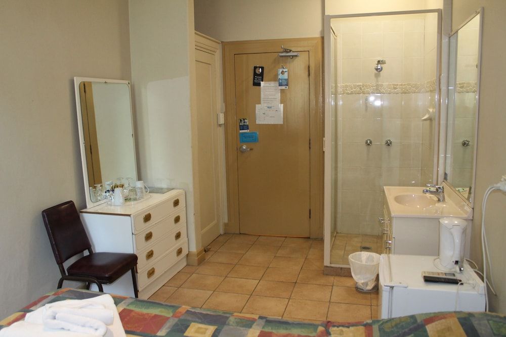 Royal Hotel Orange 3