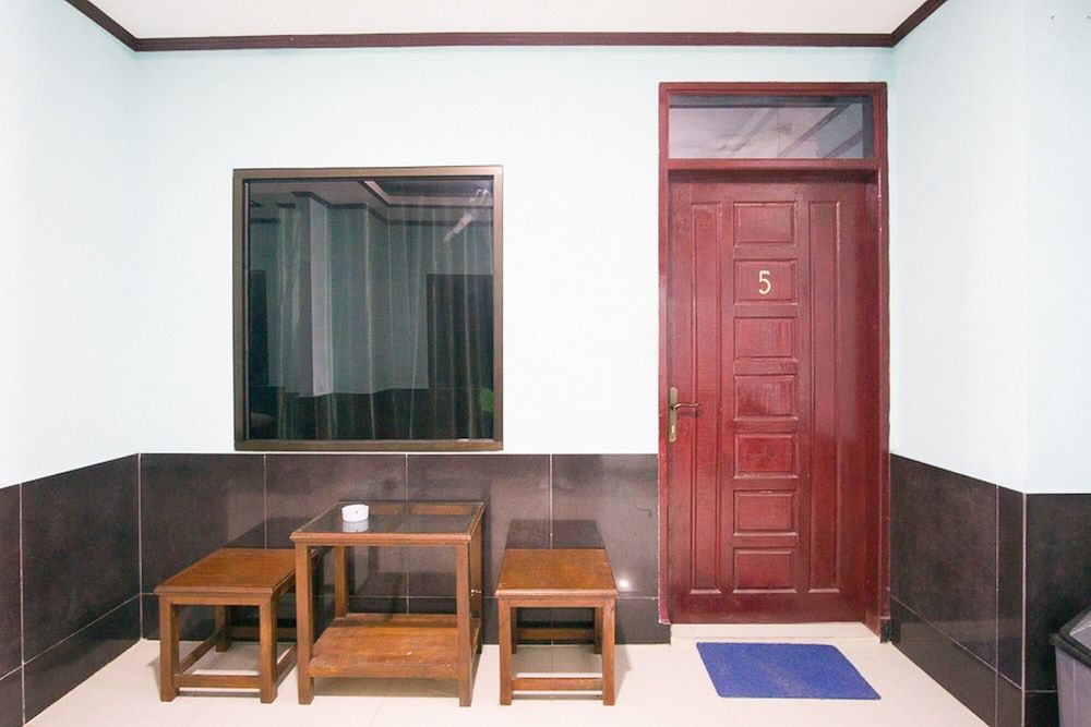 RedDoorz near Mikie Holiday Funland Berastagi 2